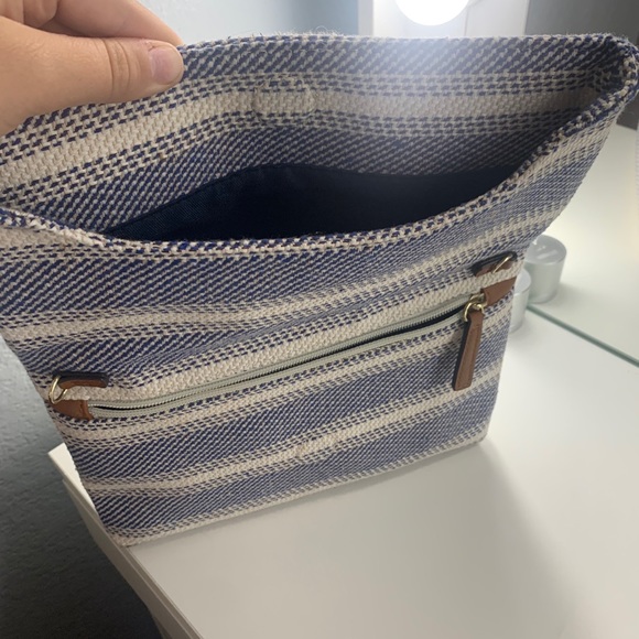 BEACHY CLUTCH 🏝 - Picture 4 of 4